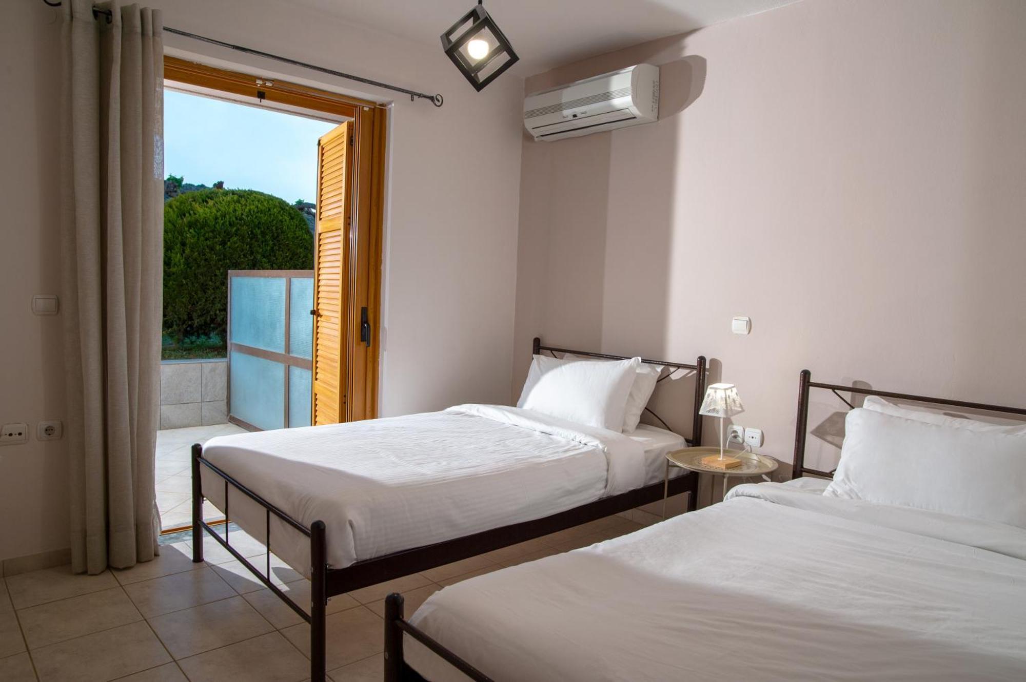 Stork Holiday Apartments - Garden & Sea View *