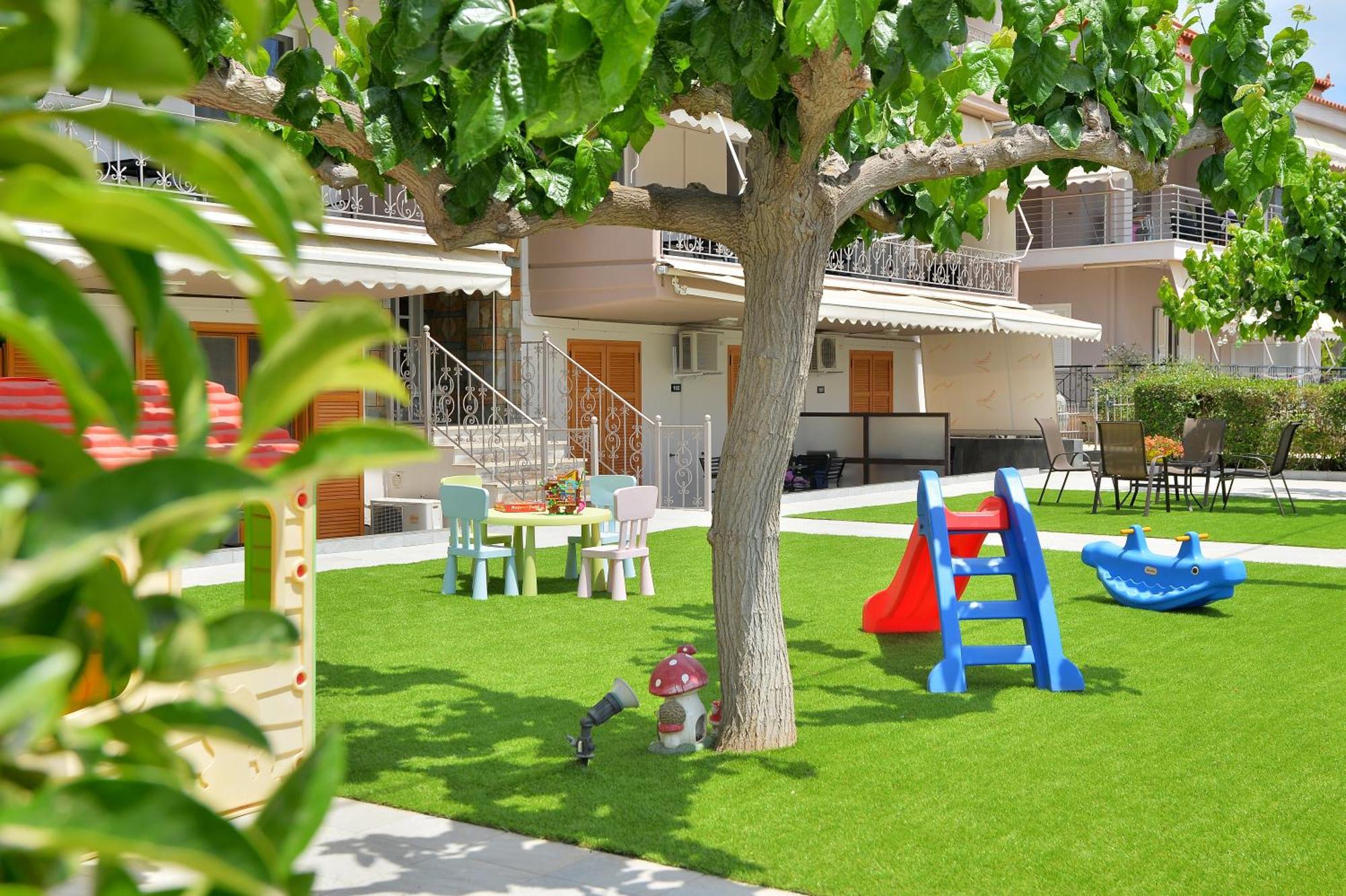 Stork Holiday Apartments - Garden & Sea View Apartament *